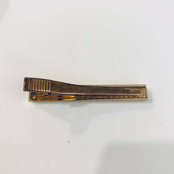 Easy, Tiger Tie Bar “NOT JUST ANOTHER PRETTY FACE” - Picture 3 of 3